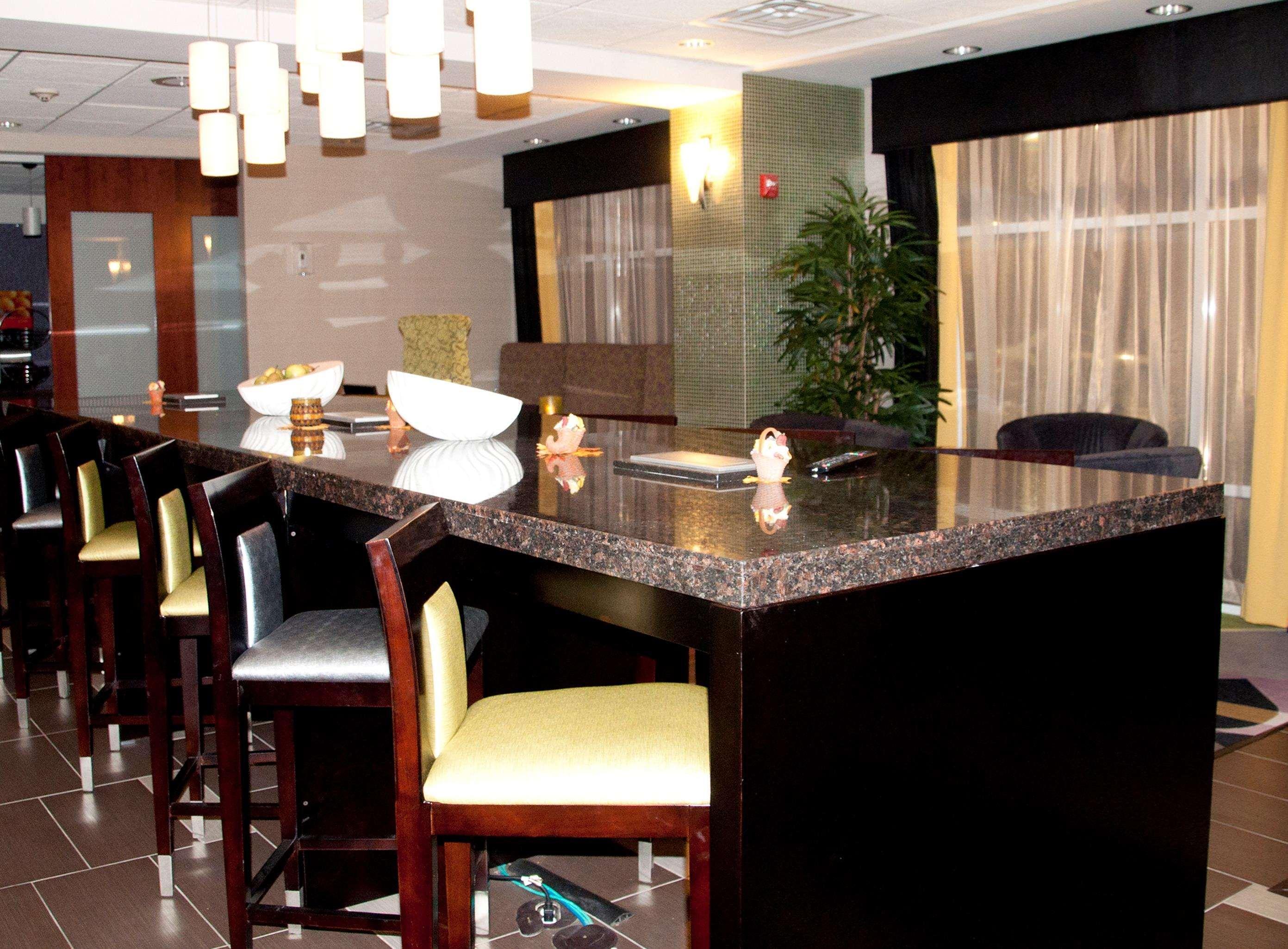 Hampton Inn By Hilton Leesville Fort Johnson Экстерьер фото